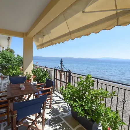 Jeannet's Beach House *