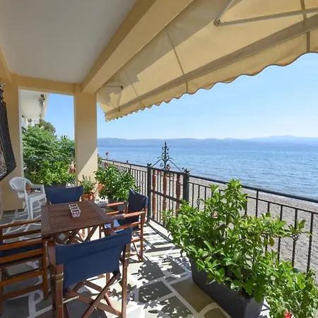 Holiday home Jeannet's Beach House *